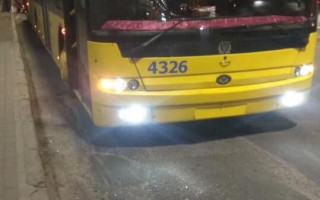 «Нерви здають у людей!»: кияни штурмують тролейбуси
