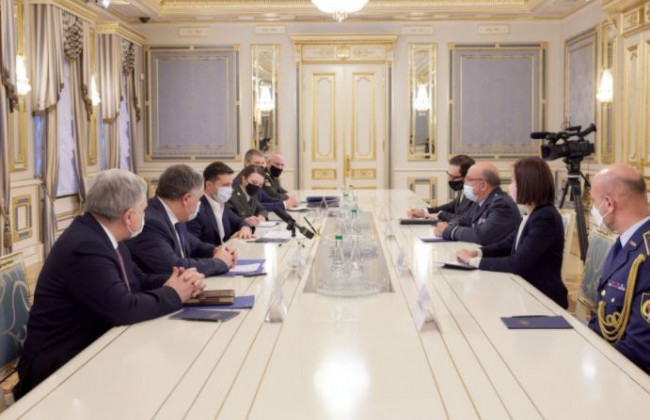 Зеленський провів зустріч із головою Військового комітету НАТО