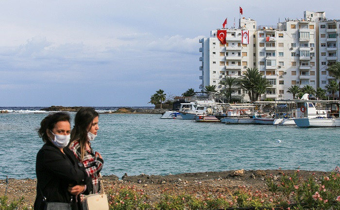 На Кипре туристы смогут выходить из отелей дважды в день только по разрешению