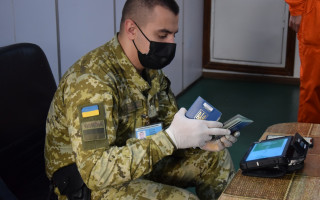 Незаконне відвідування Криму: трьом російським морякам заборонили в'їзд в Україну
