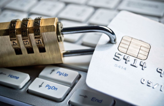 Що робити, якщо виконавець заарештував рахунок, на який надходять соцвиплати