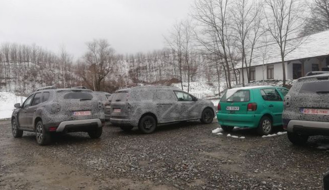 Dacia Duster обзаведется третьим рядом сидений: первые фото новинки