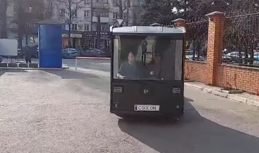 Первый украинский электромобиль выехал на испытания, видео