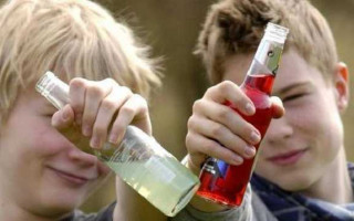 В Ровненской области 8-летнего мальчик отравился крепким алкоголем