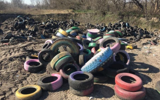 Кінець декору радянської доби: боротьба влади Києва з гумовими шинами виявилася фейком, фото