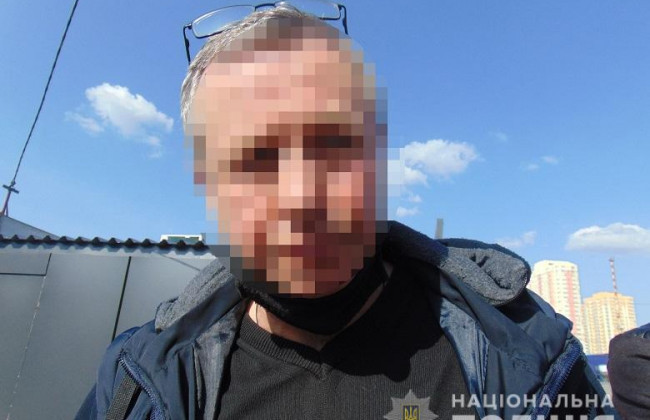 У столиці чоловік ошукав пенсіонера під час обміну валют