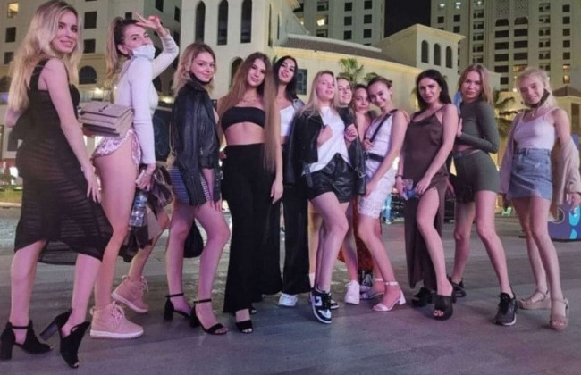 «Голый» скандал с украинками в Дубае: девушек депортировали, а одна из них осталась в ОАЭ