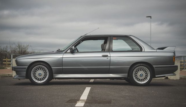 На аукцион выставили редкую 33-летнюю BMW M3