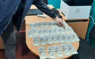 Поліцейський пропонував ДБР хабар, щоб «відмазатися» від іншого хабаря