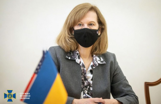 США підтримують суверенітет та територіальну цілісність України, - Крістіна Квін