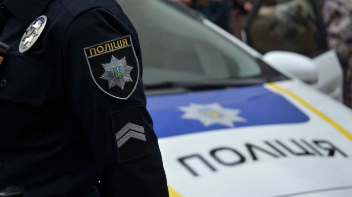 Під Києвом крадій намагався «купити» поліцейського за 1 тисячу доларів: подробиці