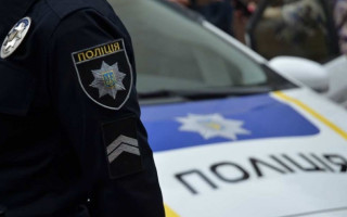 Під Києвом крадій намагався «купити» поліцейського за 1 тисячу доларів: подробиці