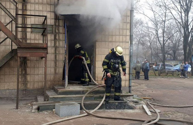 В Киеве вспыхнул пожар на заводе «Гранит»