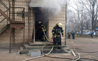 В Киеве вспыхнул пожар на заводе «Гранит»