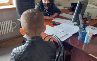У Харкові поліцейські викрили учня, причетного до зриву дистанційного навчання