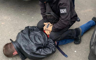 Реалізація фальшивої валюти: затримано двох підозрюваних