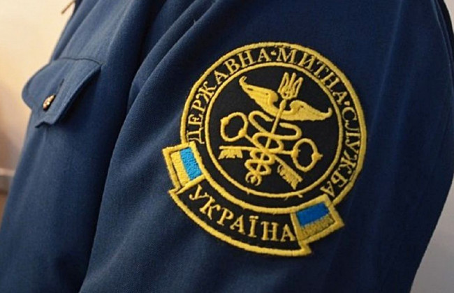 Як перевозити куплені коштовності літаком легально