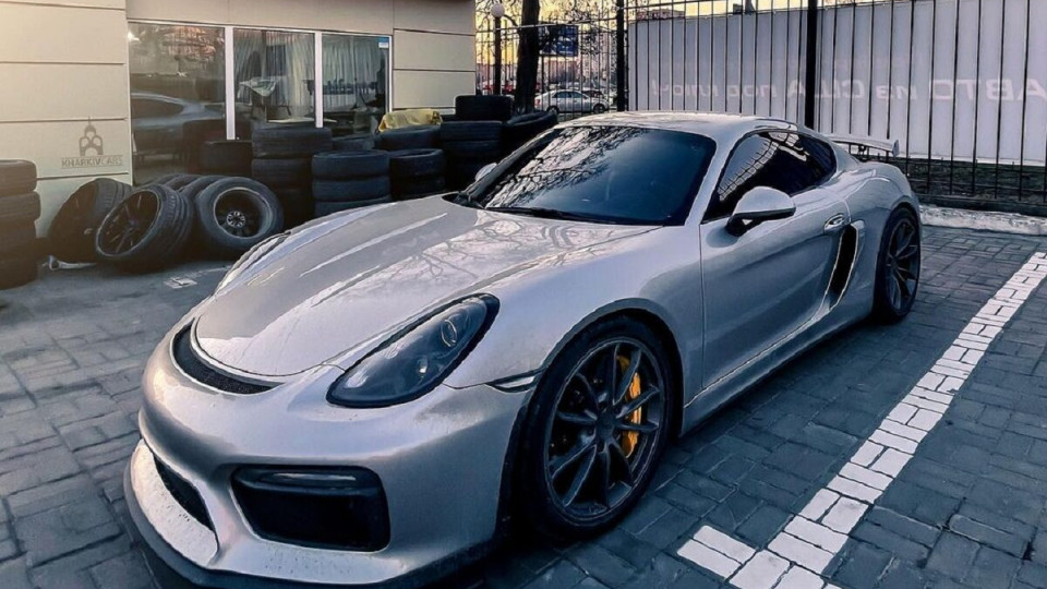 В Украине заметили лимитированный заряженный спорткар Porsche