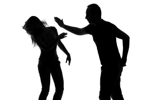 У Києві прокуратура домоглася реального покарання для чоловіка за домашнє насильство над дружиною