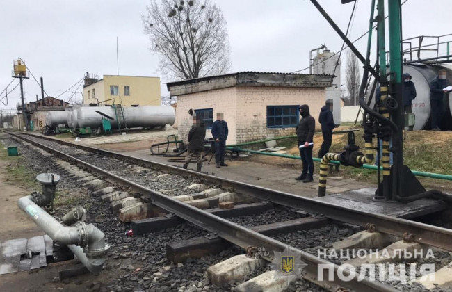 Розкрадання в Укрзалізниці та Міноборони: сума збитків складає 144,7 млн грн