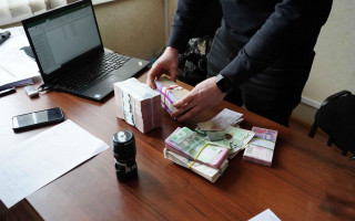 Незаконний збут баз даних: поліція затримала підозрюваного