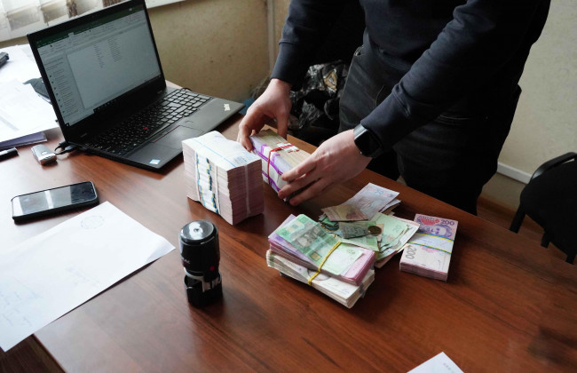Незаконний збут баз даних: поліція затримала підозрюваного