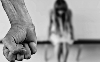Прокуратура в апеляції відстояла вирок зловмиснику за зґвалтування неповнолітньої