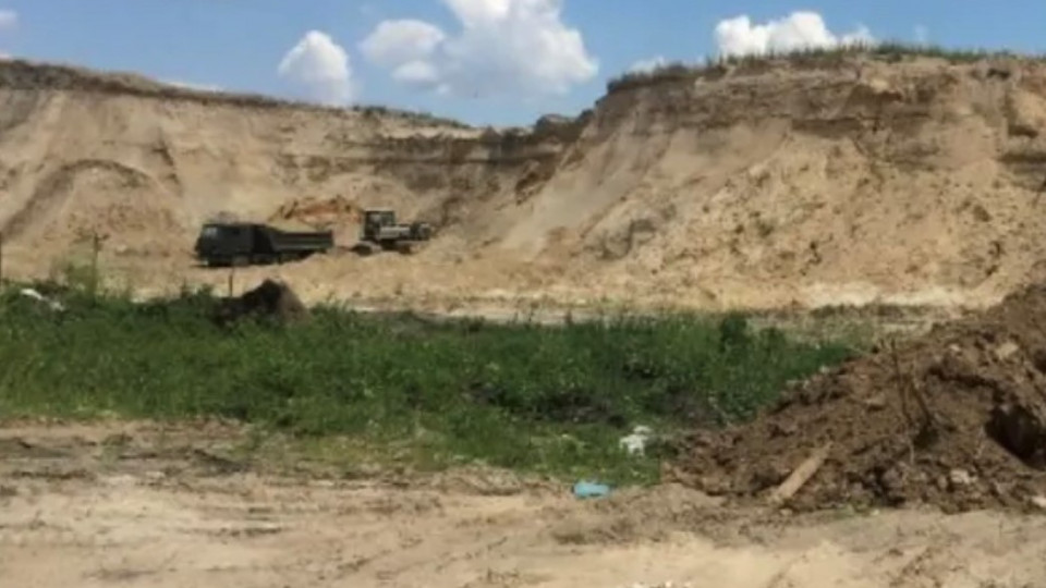 Голову правління акціонерного товариства судитимуть за 626 млн грн збитків через незаконний видобуток піску
