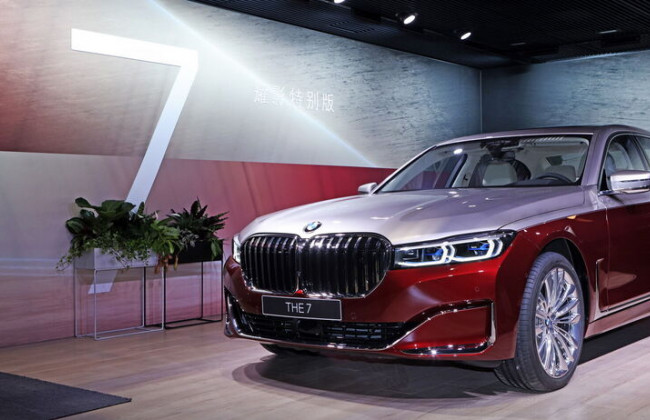 Эксклюзив и комфорт: BMW представила элитный лимузин в стиле Maybach, фото