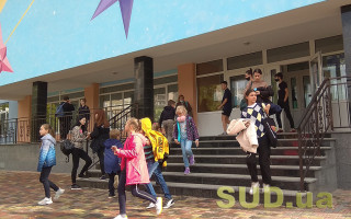У школах продовжать навчальний рік: учні відпрацьовуватимуть пропущене через карантин