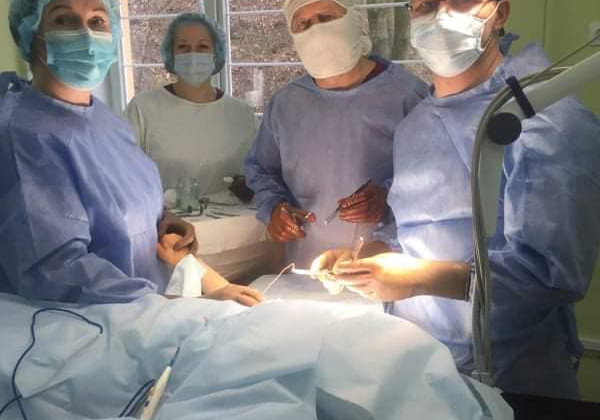 Львівські лікарі врятували від пухлини руку 7-річній дитині