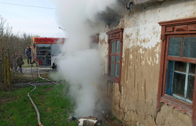 Пожежа на Київщині: рятувальники знайшли тіло людини