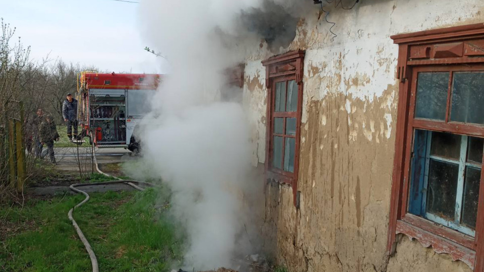 Пожежа на Київщині: рятувальники знайшли тіло людини