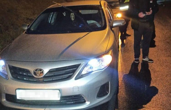 Київські поліцейські затримали таксиста з наркотиками