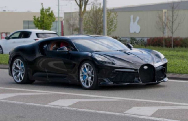 Самый дорогой Bugatti заметили на дороге