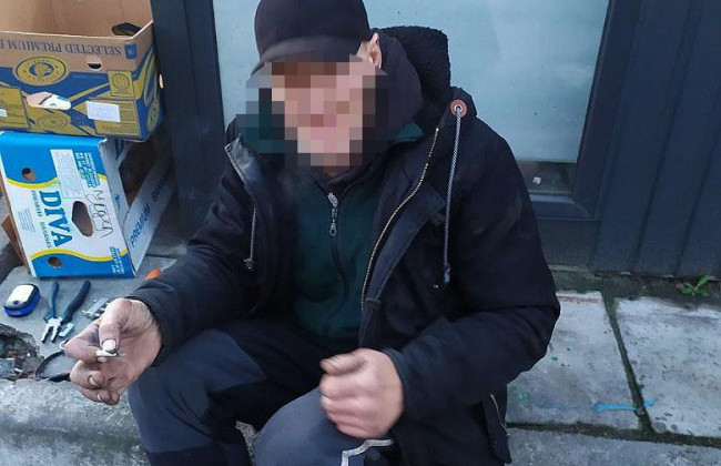 У Києві правоохоронці затримали крадія кабеля зв’язку