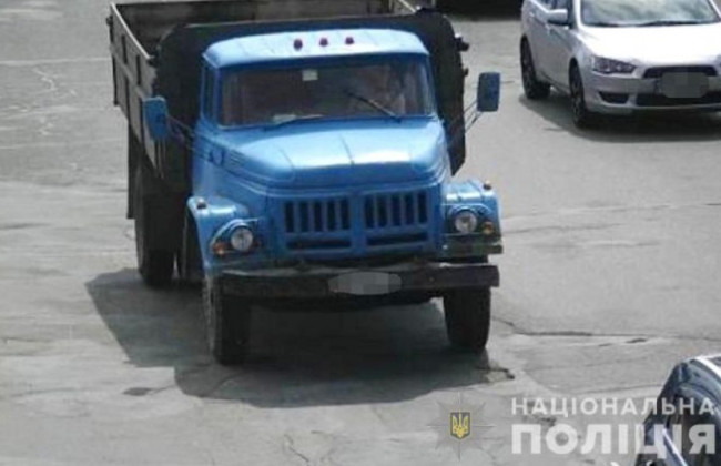 В Киеве мужчина угнал ЗИЛ, чтобы «решить личные вопросы»