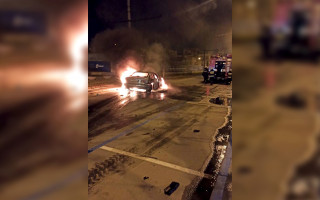 У Дніпрі в результаті ДТП спалахнув автомобіль