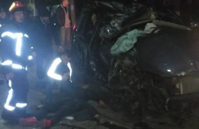 Серьезное ДТП в Киеве: пьяный водитель влетел в столб, видео