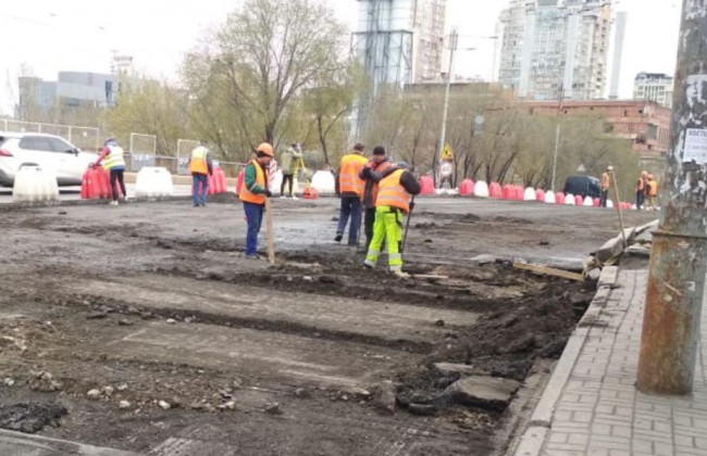 В Киеве начали капитальный ремонт еще одного путепровода