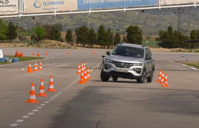 Dacia Spring неожиданно превзошла Tesla Model X в Moose Test, видео