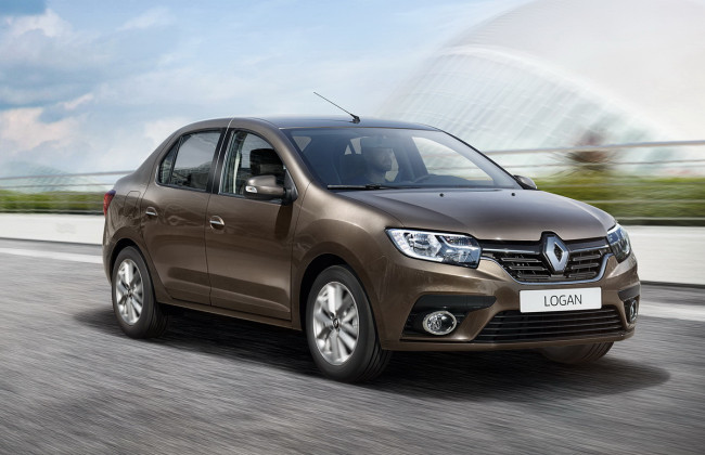 Renault показала салон особой версии Логана: фото