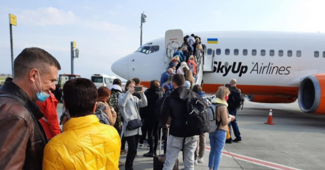 Туризм в Албанию: SkyUp запустила первые авиарейсы из Киева в Тирану