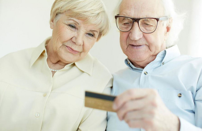 У Мінсоцполітики розповіли, кому будуть доставляти пенсію «Укрпоштою», а хто перейде на карту