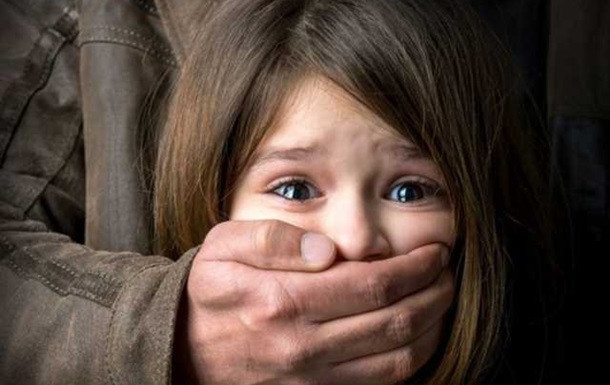 В Луганской области изнасиловали 6-летнюю девочку: подозреваемого задерживали с КОРДом