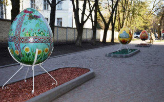 Под Харьковом появились гигантские яйца