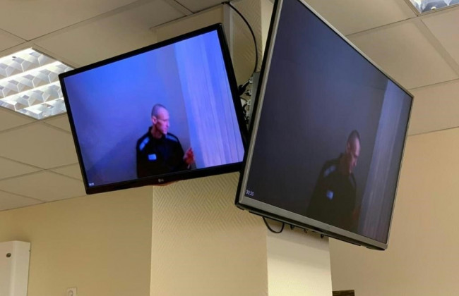 Алексей Навальный выглядит изможденным на суде после голодовки