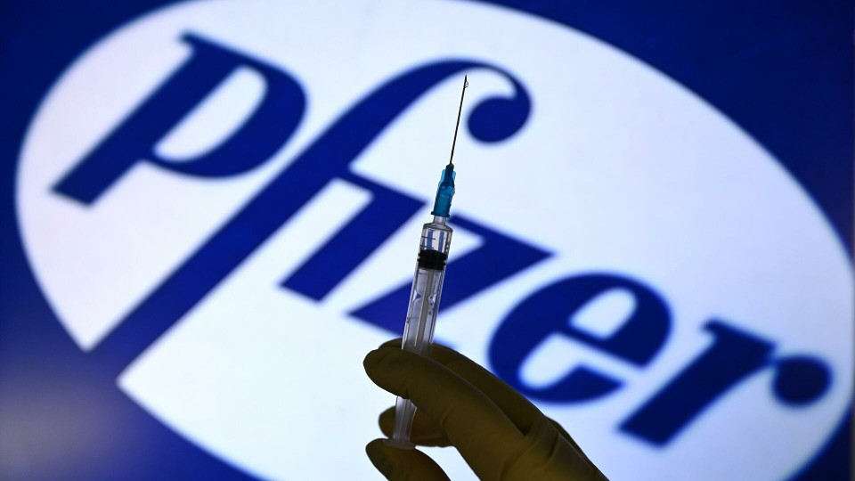 Україна отримає ще 10 мільйонів доз вакцини Pfizer до кінця року