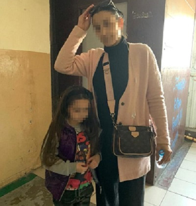 В Киеве пенсионерка увела с детской площадки чужую девочку