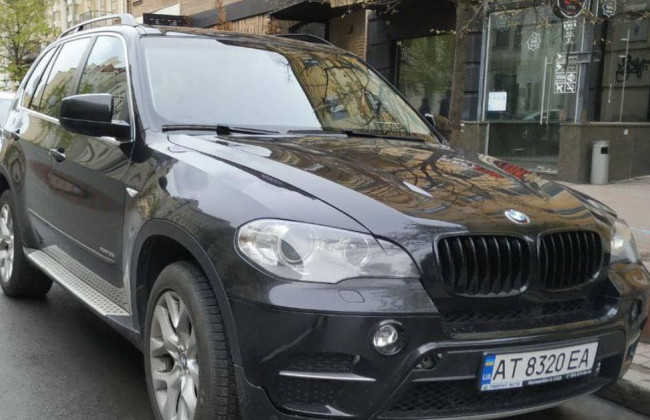 В Киеве активисты помогли полиции поймать пьяного водителя на BMW, фото